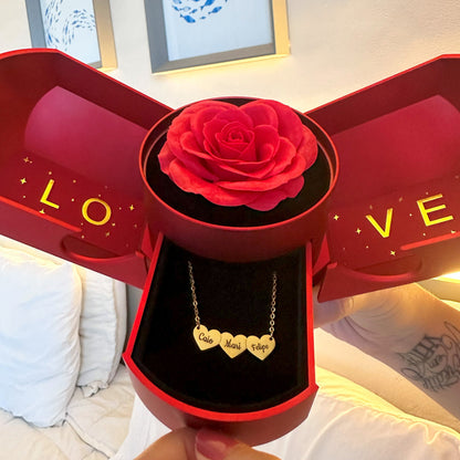 Collar de corazones personalizable