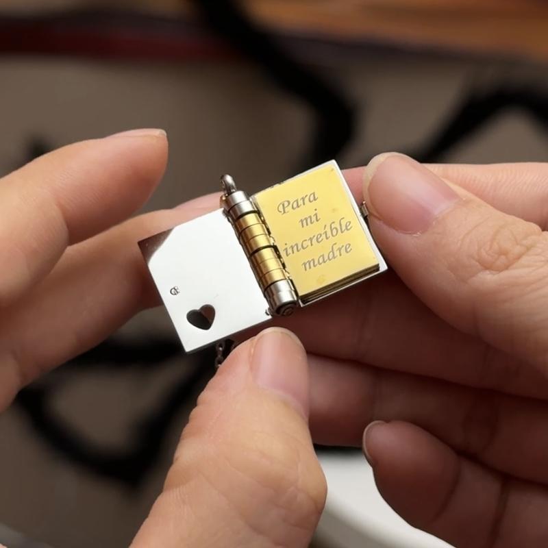 Collar de Libro para Mamá