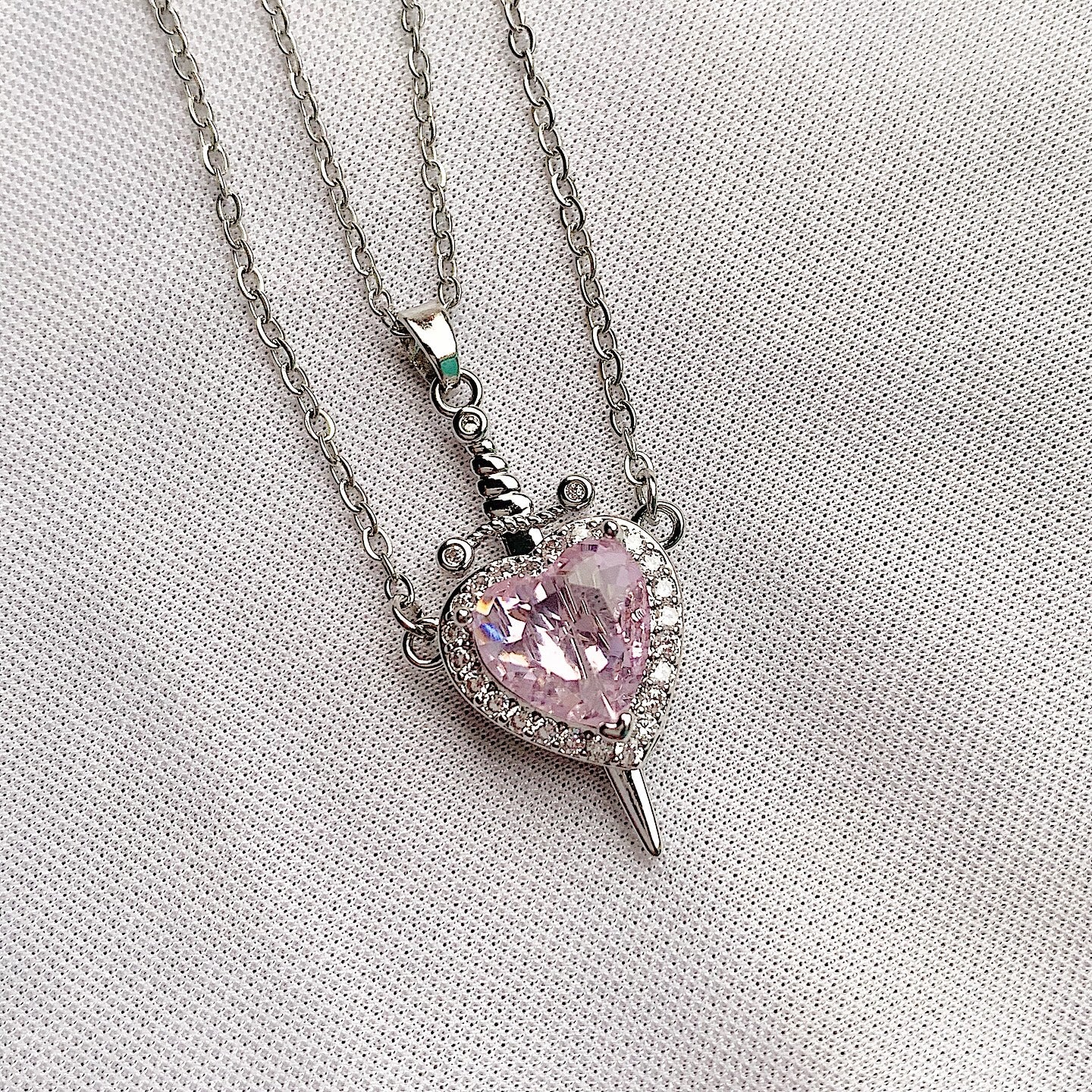 Collar Heartblade + Collar de espada de regalo