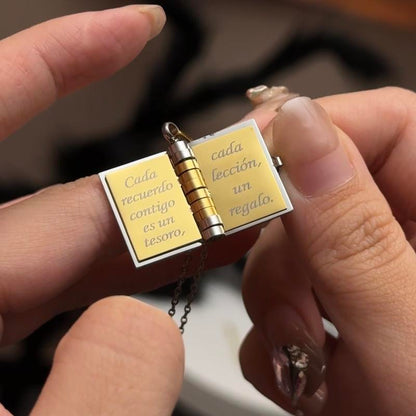 Collar de Libro para Mamá