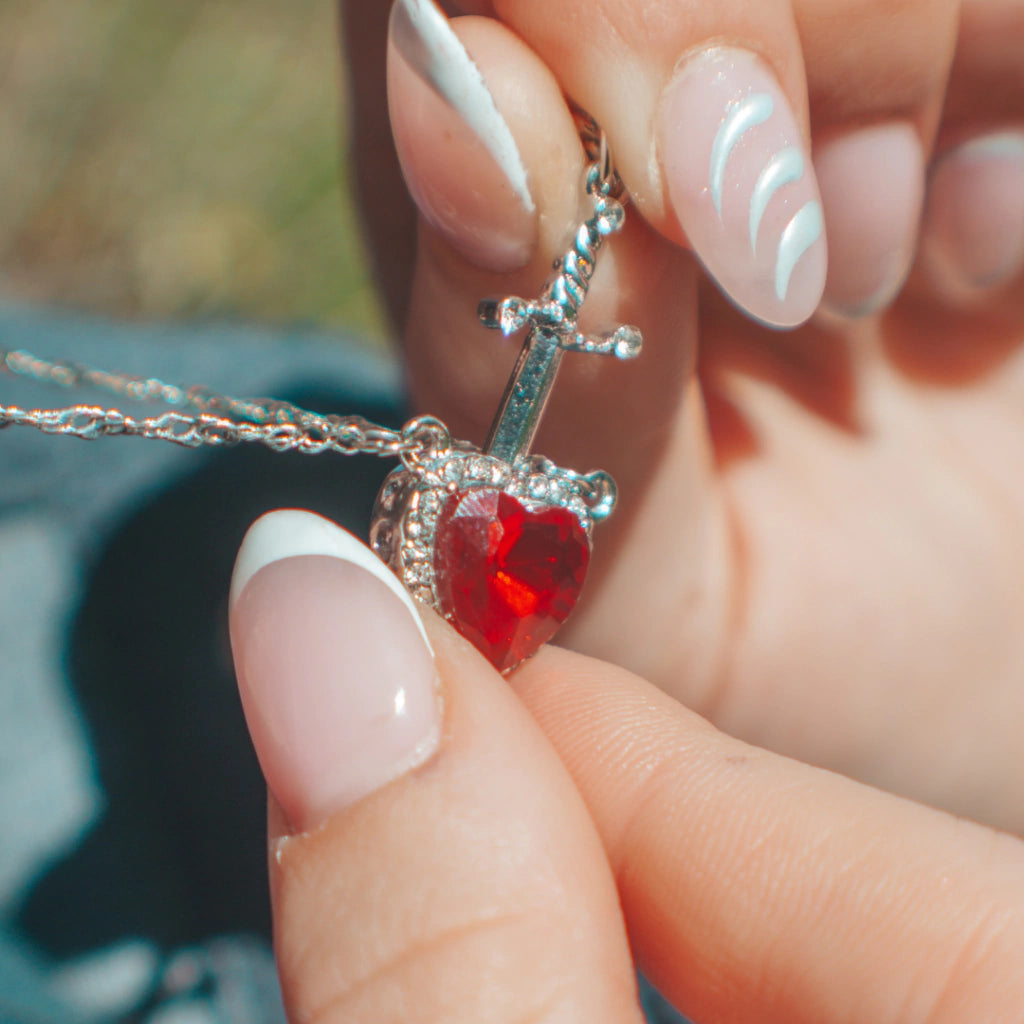 Collar Heartblade + Collar de espada de regalo